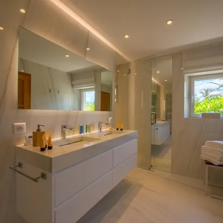 Вилла With Helipad, Sauna And Infinity Pool *