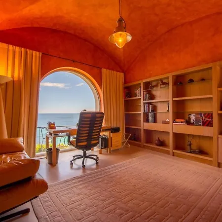 With Helipad, Sauna And Infinity Pool Вилла *