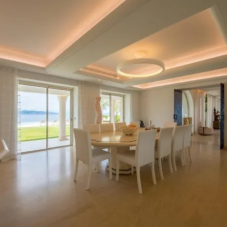 Вилла With Helipad, Sauna And Infinity Pool