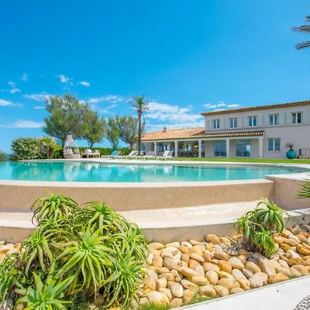 With Helipad, Sauna And Infinity Pool Villa Saint-Tropez